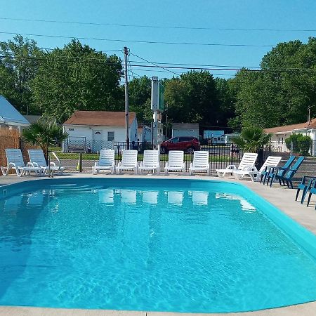 The Palms Motel Geneva-on-the-Lake Εξωτερικό φωτογραφία